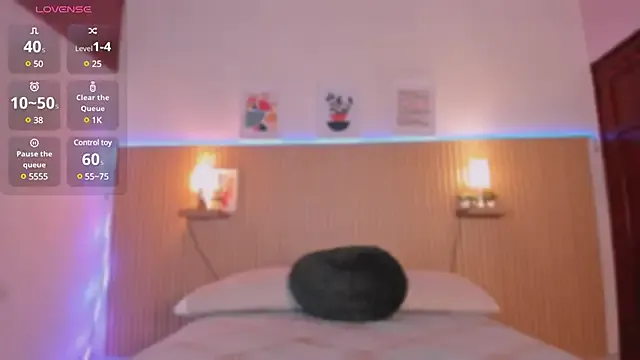 Petite_minette30 – webcam model profile photo Image 5