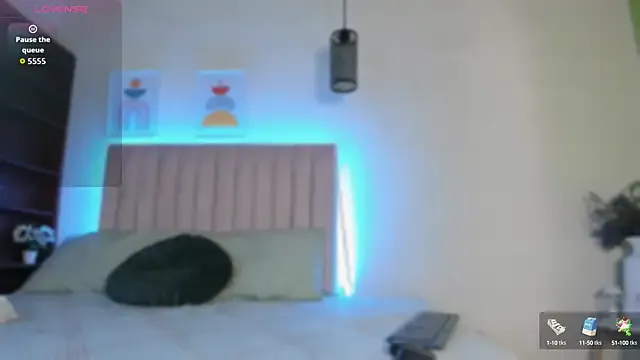 Petite_minette30 – webcam model profile photo Image 7