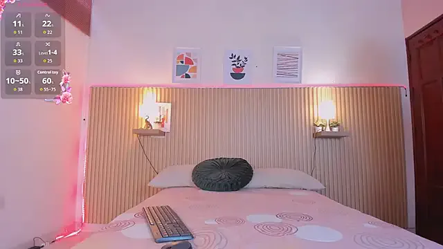 Petite_minette30 – webcam model profile photo Image 8