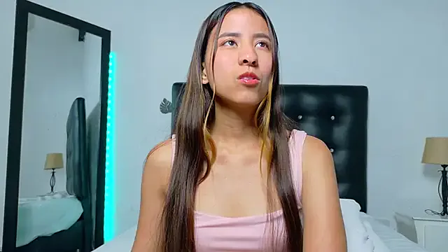 Nonchan_ – webcam model profile photo Image 3