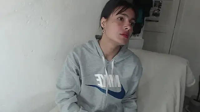 Nonchan_ – webcam model profile photo Image 17