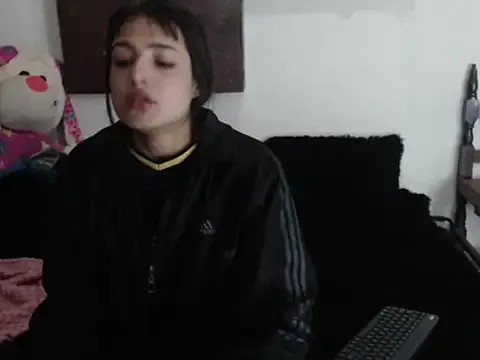 Nonchan_ – webcam model profile photo Image 5