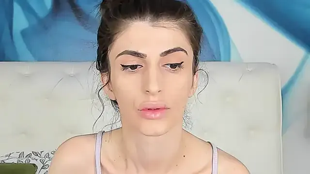 AdritVance – webcam model profile photo Image 13