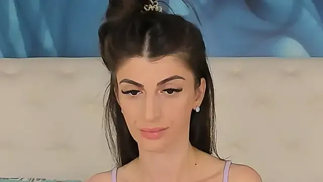 AdritVance – webcam model profile photo Image 16