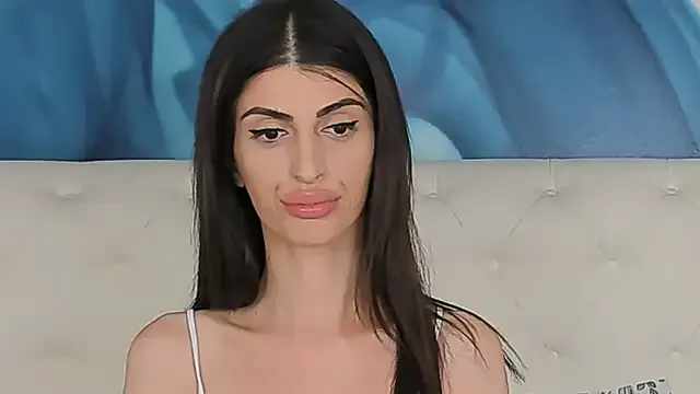 AdritVance – webcam model profile photo Image 8