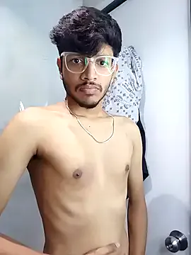 roouse – webcam model profile photo Image 9