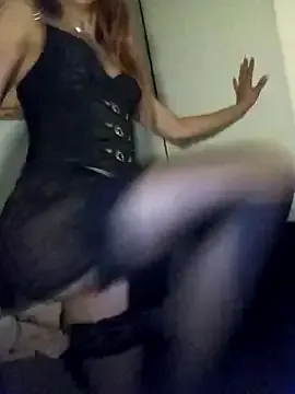 roouse – webcam model profile photo Image 13