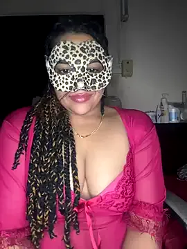 AureliaDoux – webcam model profile photo Image 1