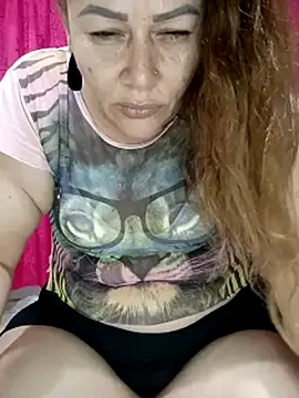 roouse – webcam model profile photo Image 15