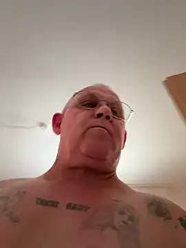  – webcam model profile photo Image 2
