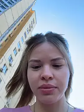 roouse – webcam model profile photo Image 10