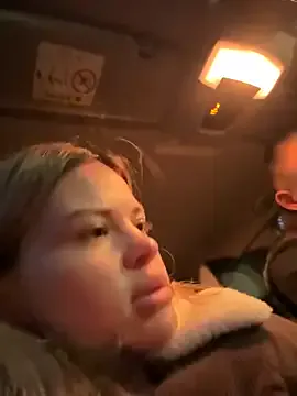 roouse – webcam model profile photo Image 13