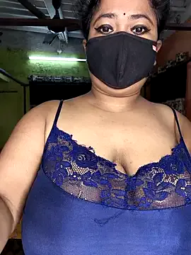 roouse – webcam model profile photo Image 12
