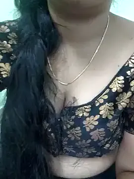 seraphine23 – webcam model profile photo Image 4