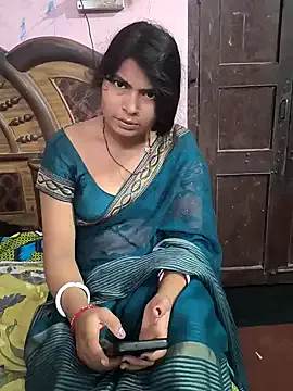 HornyMom_ – webcam model profile photo Image 13