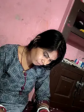 HornyMom_ – webcam model profile photo Image 3