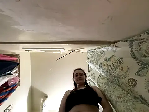 bingxin- – webcam model profile photo Image 6