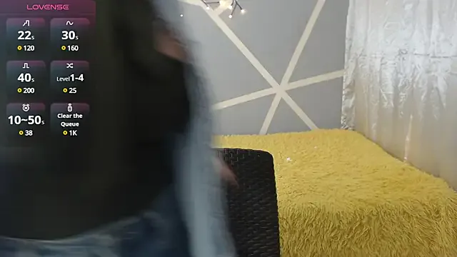 roouse – webcam model profile photo Image 5