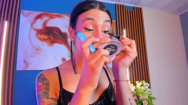 LushianaFitness – webcam model profile photo Image 3