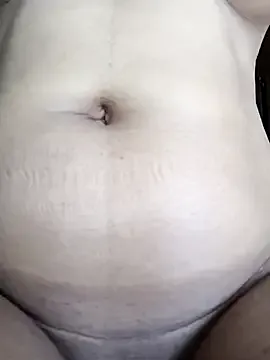  – webcam model profile photo Image 2