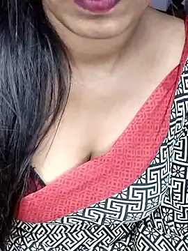 seraphine23 – webcam model profile photo Image 11