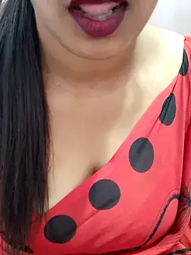 seraphine23 – webcam model profile photo Image 14