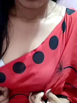 seraphine23 – webcam model profile photo Image 15