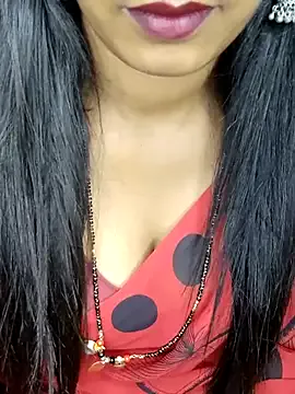 seraphine23 – webcam model profile photo Image 2
