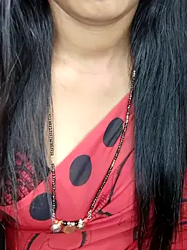 seraphine23 – webcam model profile photo Image 6