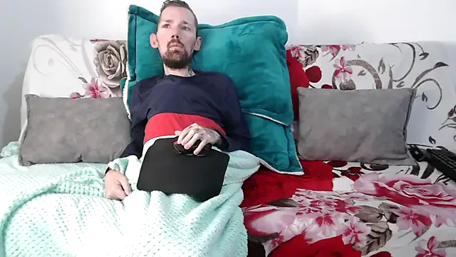 roouse – webcam model profile photo Image 15