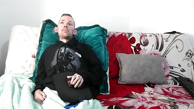 roouse – webcam model profile photo Image 18