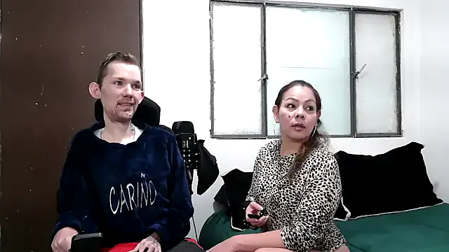 roouse – webcam model profile photo Image 2