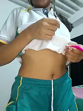 841_yayoi – webcam model profile photo Image 2