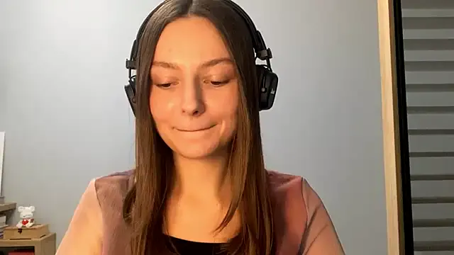 Mia_spicyy – webcam model profile photo Image 4