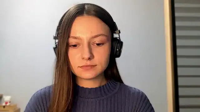 Mia_spicyy – webcam model profile photo Image 5