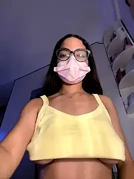  – webcam model profile photo Image 13