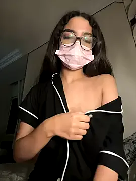 – webcam model profile photo Image 5