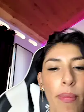 Megu_Melon – webcam model profile photo Image 18