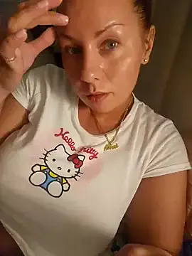  – webcam model profile photo Image 19