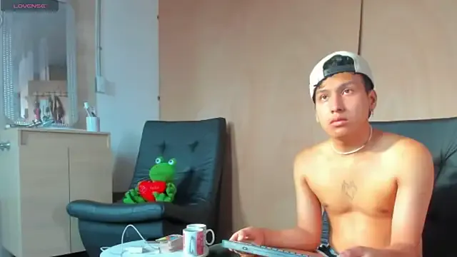 skyemorgan01 – webcam model profile photo Image 6