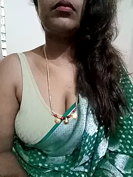  – webcam model profile photo Image 3