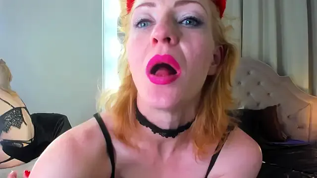 oxo_yuna_oxo – webcam model profile photo Image 15