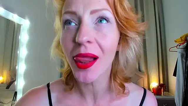 oxo_yuna_oxo – webcam model profile photo Image 7