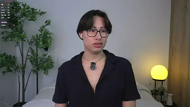 hiroto11058 – webcam model profile photo Image 2