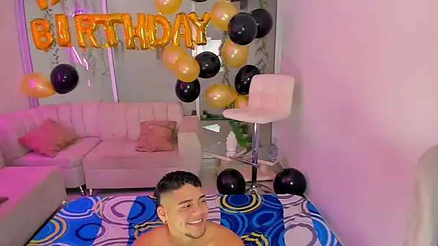 roouse – webcam model profile photo Image 4