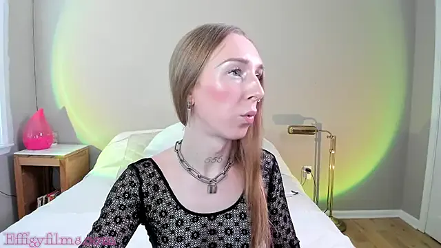 Playful_Adriana – webcam model profile photo Image 16