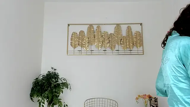 IORio2 – webcam model profile photo Image 14