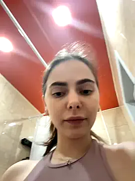 roouse – webcam model profile photo Image 18