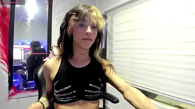 roouse – webcam model profile photo Image 13