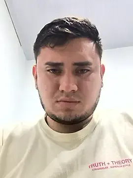 roouse – webcam model profile photo Image 8